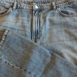 Womens Classic Blue Jeans Wide Led Medium Blue.  Size 16